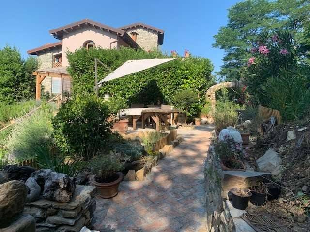 casa indipendente in vendita a Licciana Nardi in zona Bastia