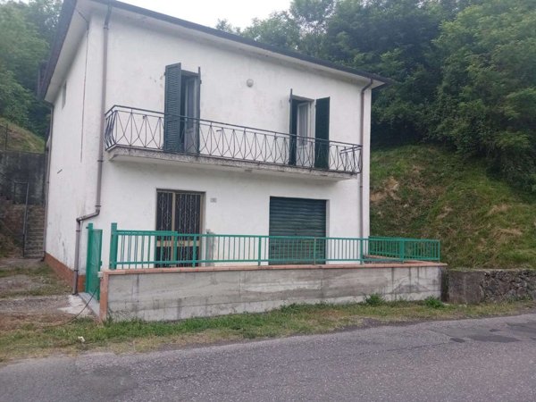 casa indipendente in vendita a Licciana Nardi