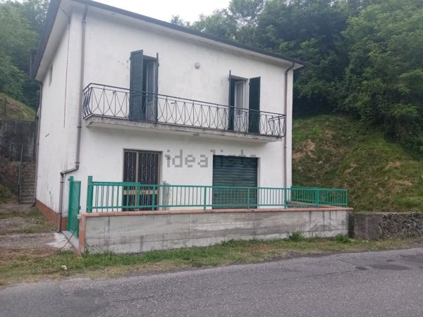 casa indipendente in vendita a Licciana Nardi