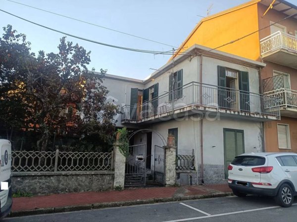 casa indipendente in vendita a Licciana Nardi in zona Monti