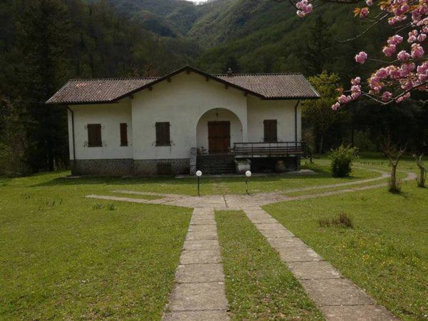 casa indipendente in vendita a Licciana Nardi
