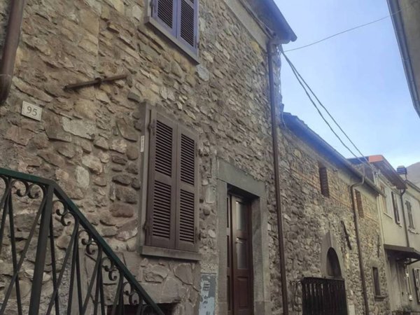 casa indipendente in vendita a Licciana Nardi