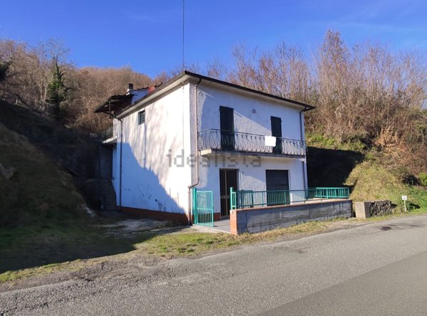 casa indipendente in vendita a Licciana Nardi
