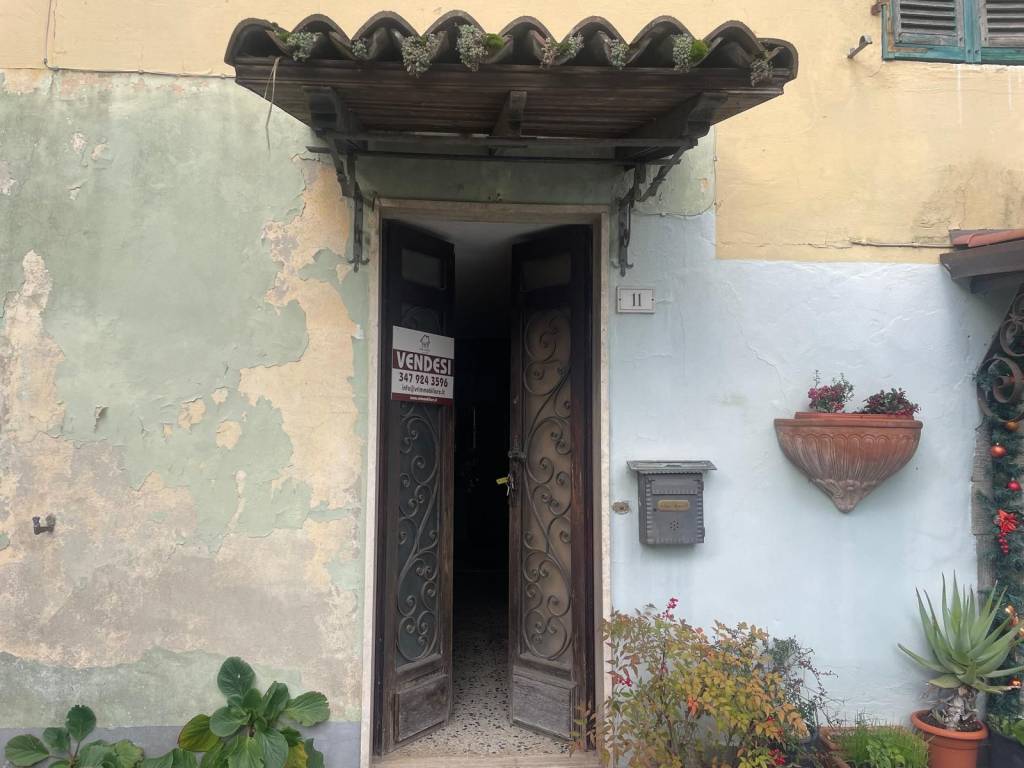 appartamento in vendita a Licciana Nardi in zona Pontebosio