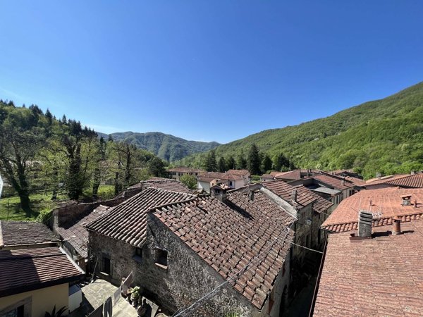 casa indipendente in vendita a Licciana Nardi in zona Tavernelle