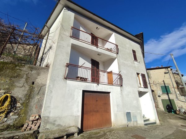 casa indipendente in vendita a Licciana Nardi