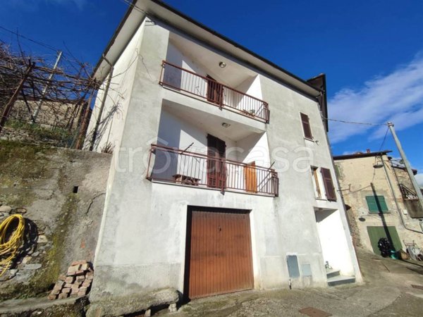 casa indipendente in vendita a Licciana Nardi