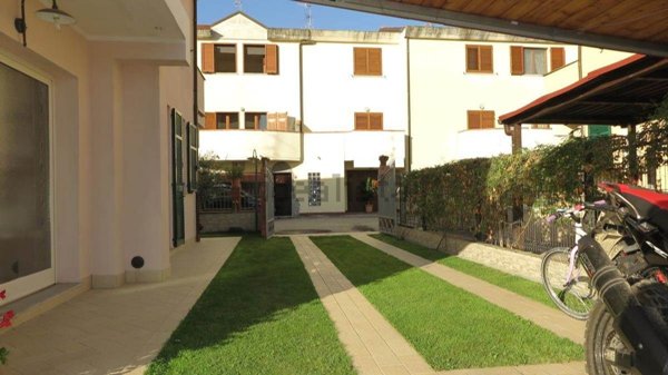 casa indipendente in vendita a Licciana Nardi in zona Monti