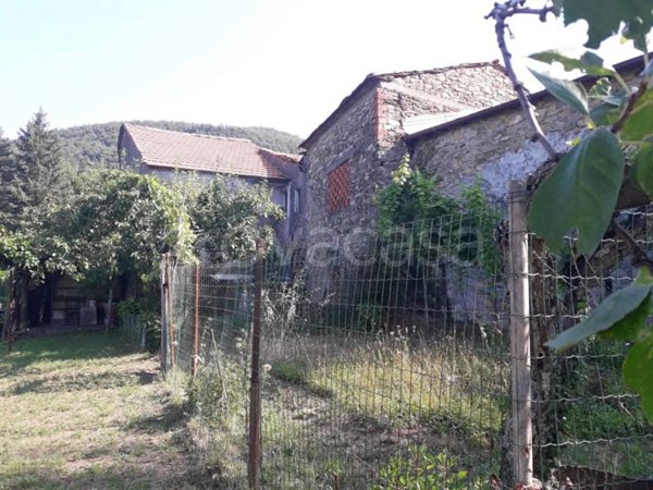 casa indipendente in vendita a Licciana Nardi