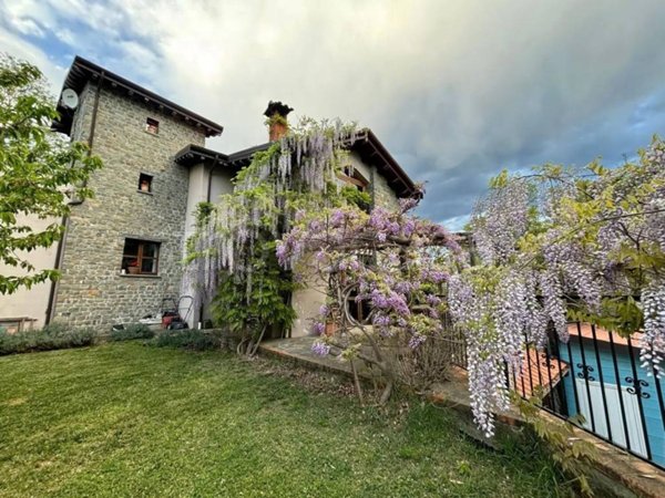 casa indipendente in vendita a Licciana Nardi