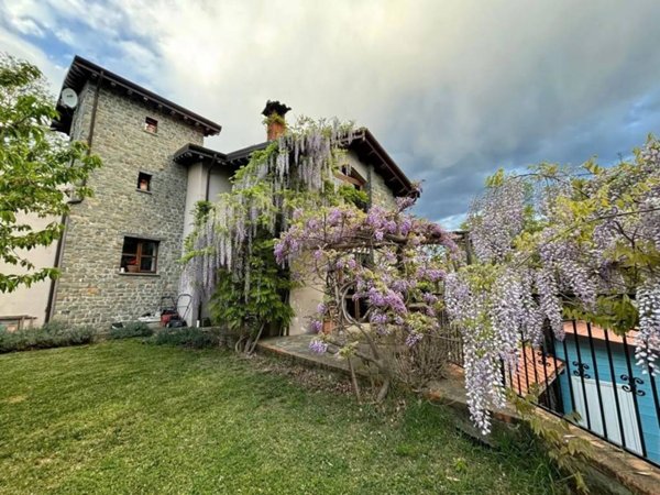 casa indipendente in vendita a Licciana Nardi