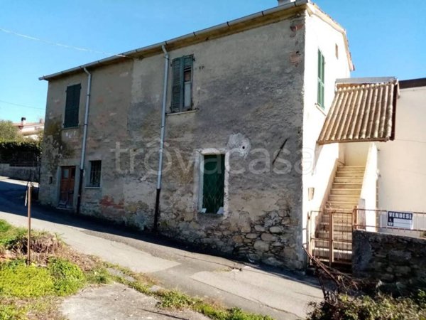 casa indipendente in vendita a Licciana Nardi in zona Amola
