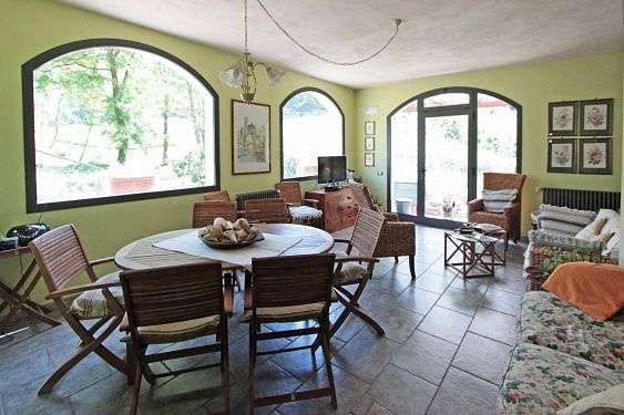casa indipendente in vendita a Licciana Nardi in zona Amola