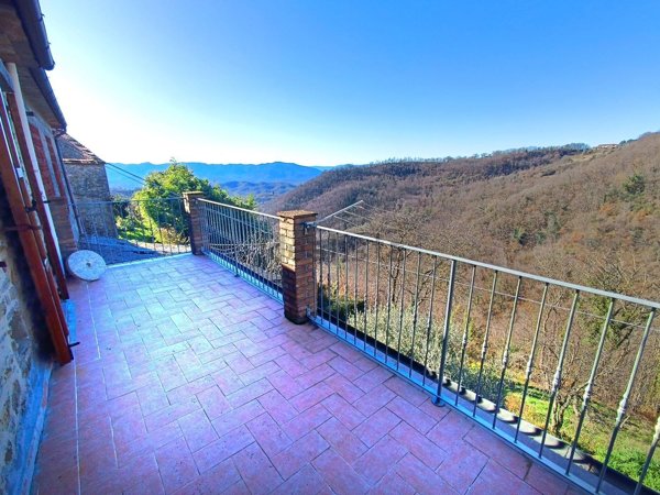 casa indipendente in vendita a Licciana Nardi