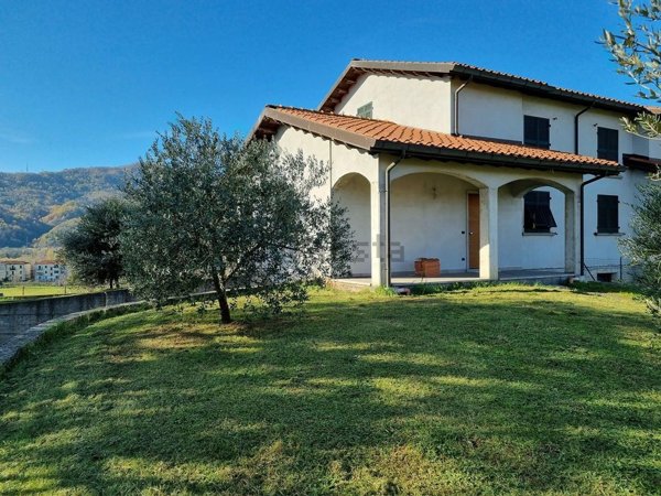 casa indipendente in vendita a Licciana Nardi
