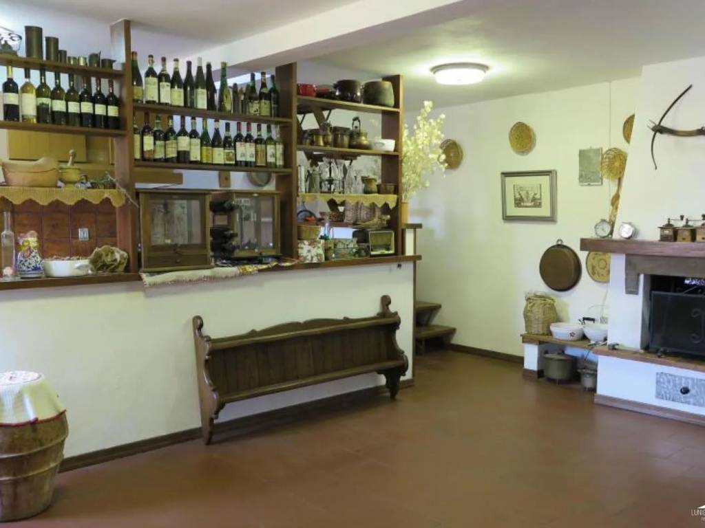 casa indipendente in vendita a Licciana Nardi in zona Tavernelle
