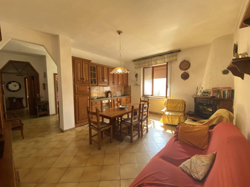 casa indipendente in vendita a Licciana Nardi in zona Terrarossa