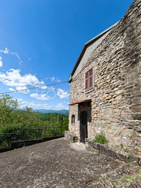 casa indipendente in vendita a Licciana Nardi in zona Monti