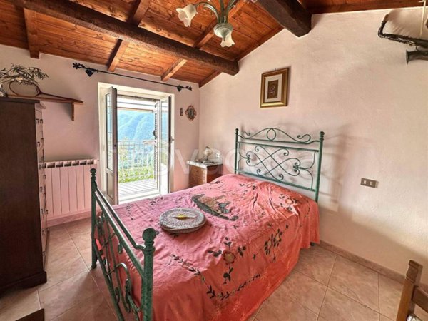 casa indipendente in vendita a Licciana Nardi