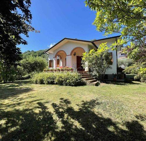 casa indipendente in vendita a Licciana Nardi