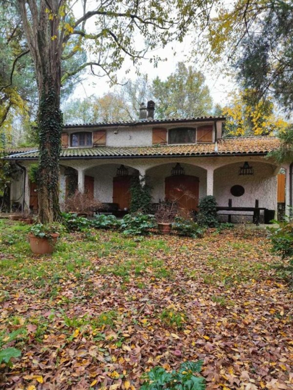 casa indipendente in vendita a Licciana Nardi