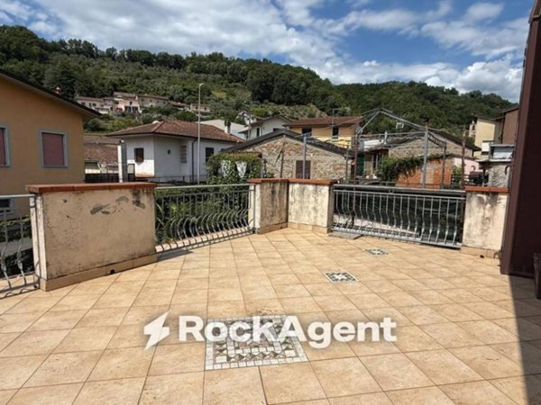 appartamento in vendita a Licciana Nardi in zona Monti