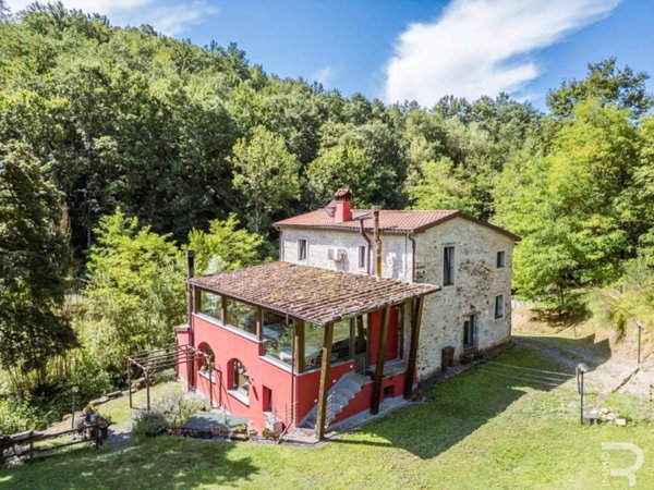 casa indipendente in vendita a Licciana Nardi in zona Monti