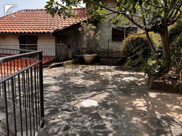 casa indipendente in vendita a Licciana Nardi