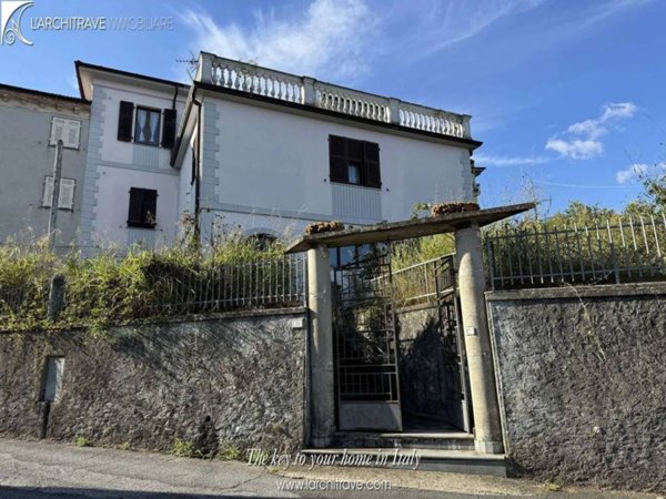 casa indipendente in vendita a Licciana Nardi