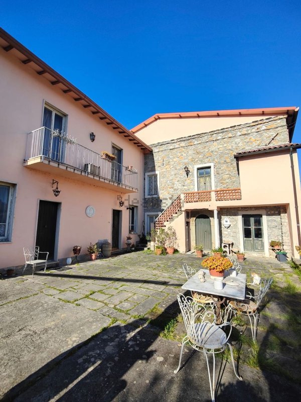 casale in vendita a Licciana Nardi
