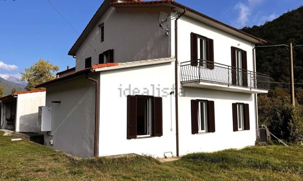 casa indipendente in vendita a Licciana Nardi