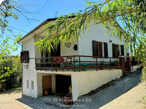 casa indipendente in vendita a Licciana Nardi