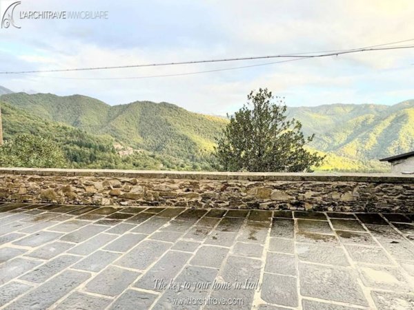 casa indipendente in vendita a Licciana Nardi