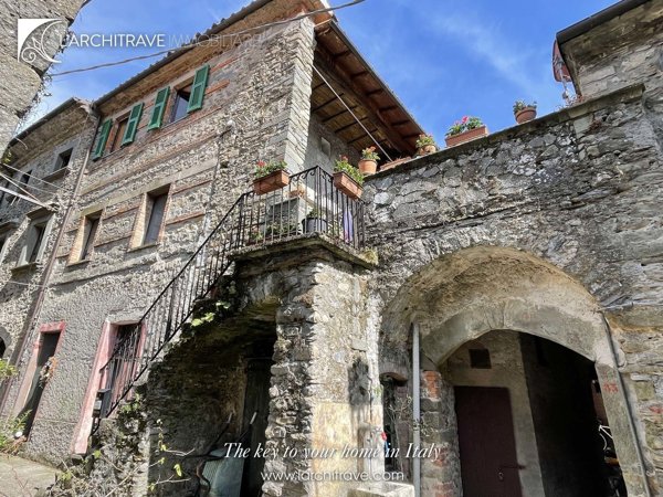 casa indipendente in vendita a Licciana Nardi
