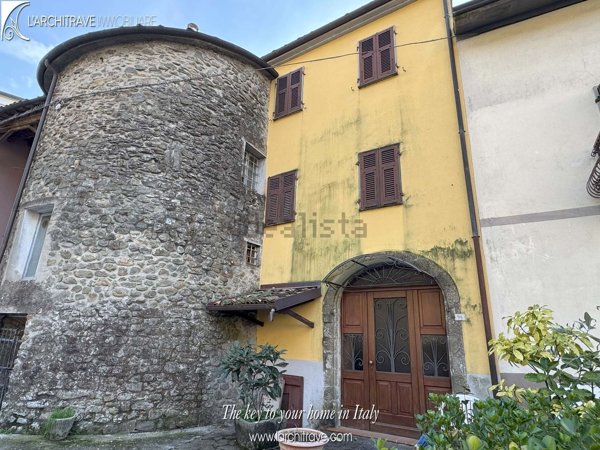 casa indipendente in vendita a Licciana Nardi
