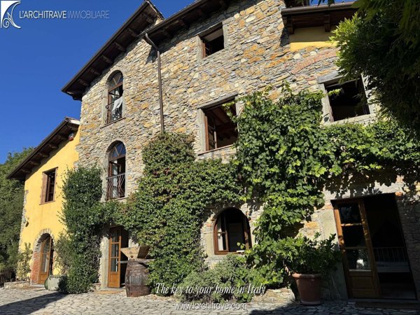 casa indipendente in vendita a Licciana Nardi