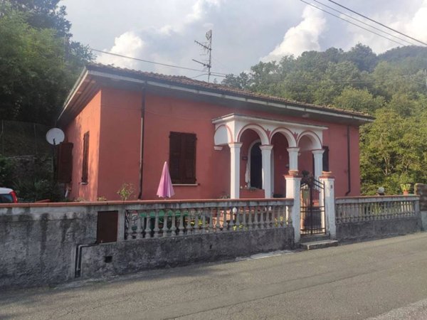 casa indipendente in vendita a Licciana Nardi
