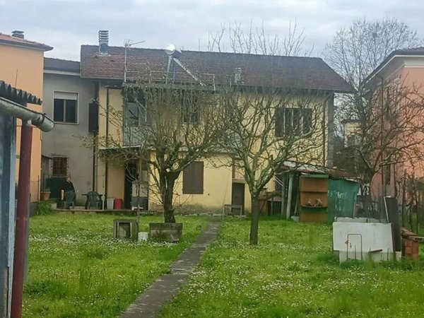casa indipendente in vendita a Licciana Nardi in zona Terrarossa