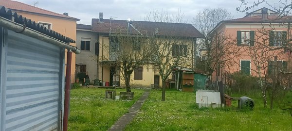 casa indipendente in vendita a Licciana Nardi in zona Terrarossa