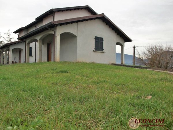 casa indipendente in vendita a Licciana Nardi in zona Terrarossa