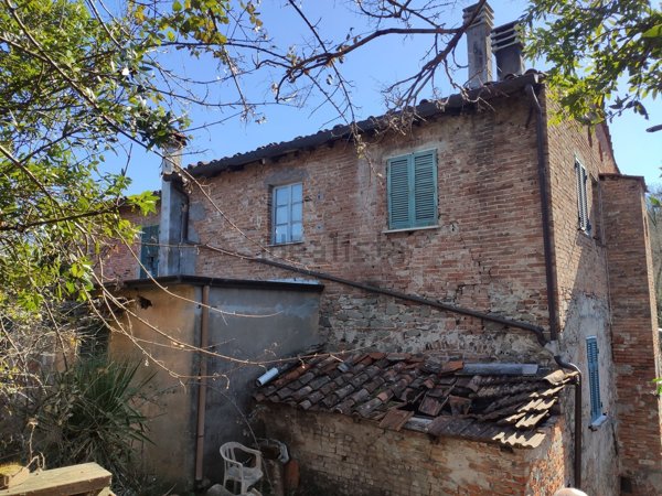 casa indipendente in vendita a Licciana Nardi