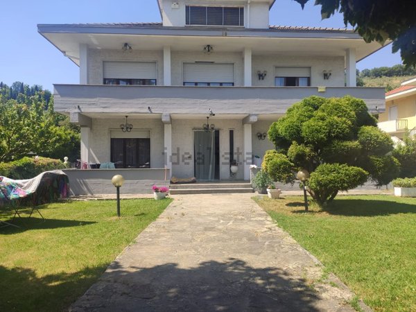 casa indipendente in vendita a Licciana Nardi in zona Monti