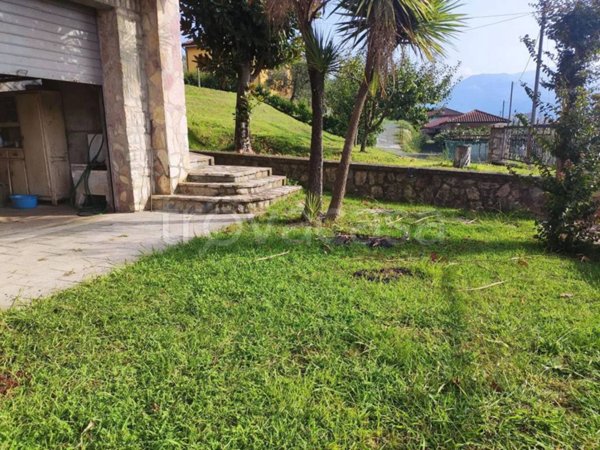 appartamento in vendita a Licciana Nardi in zona Monti