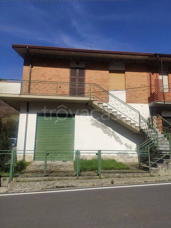casa indipendente in vendita a Licciana Nardi in zona Tavernelle