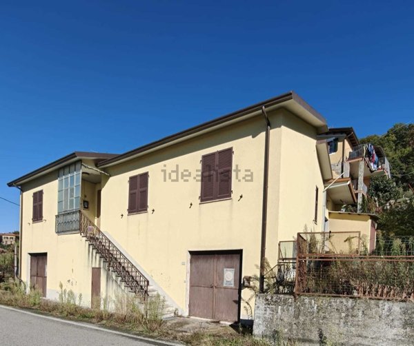 casa indipendente in vendita a Licciana Nardi in zona Panicale