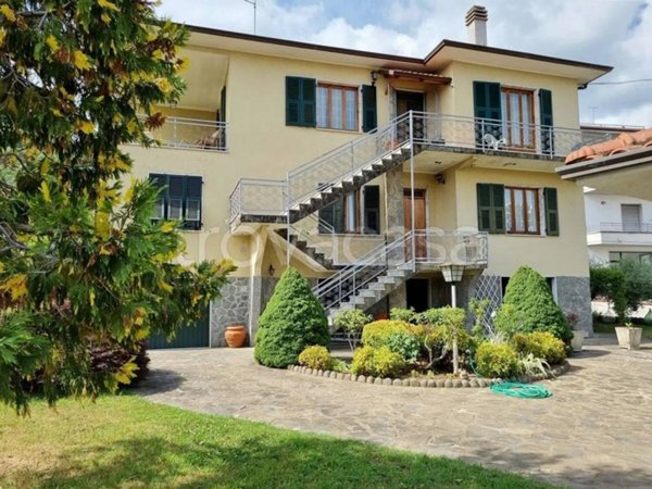 casa indipendente in vendita a Licciana Nardi in zona Monti