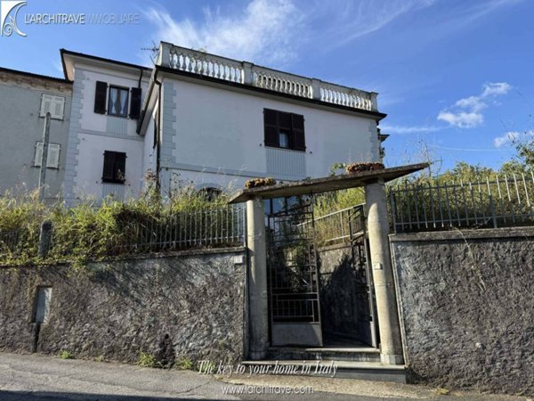 casa indipendente in vendita a Licciana Nardi