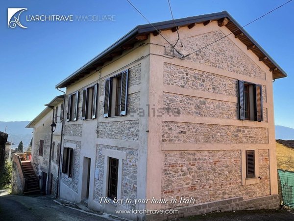 casa indipendente in vendita a Licciana Nardi