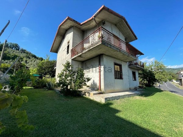 casa indipendente in vendita a Licciana Nardi in zona Monti