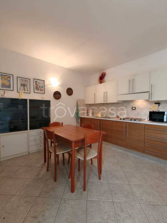 appartamento in vendita a Licciana Nardi in zona Monti